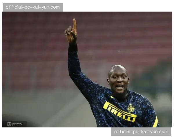 转会传闻：AC米兰与国际米兰均有意签下合同即将到期的切尔西前锋卢卡库