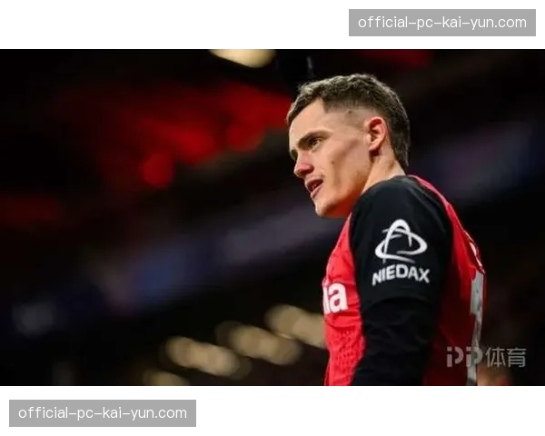 维尔茨第70分钟替补登场，勒沃库森主场响起热烈掌声