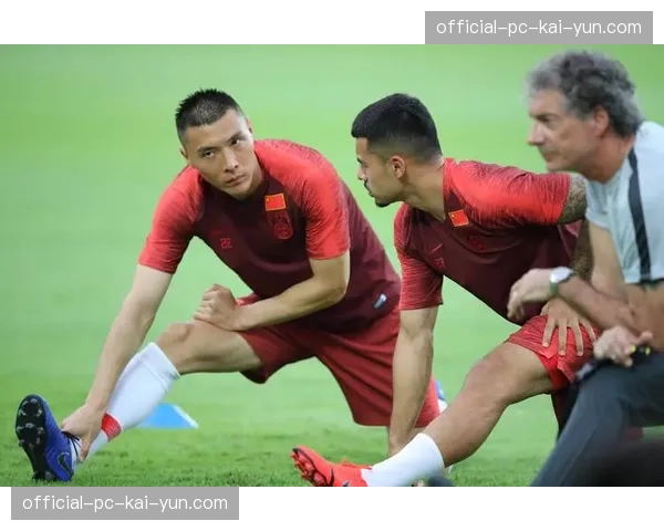 各队加强边路防守训练，应对密集赛程下的体能和战术挑战